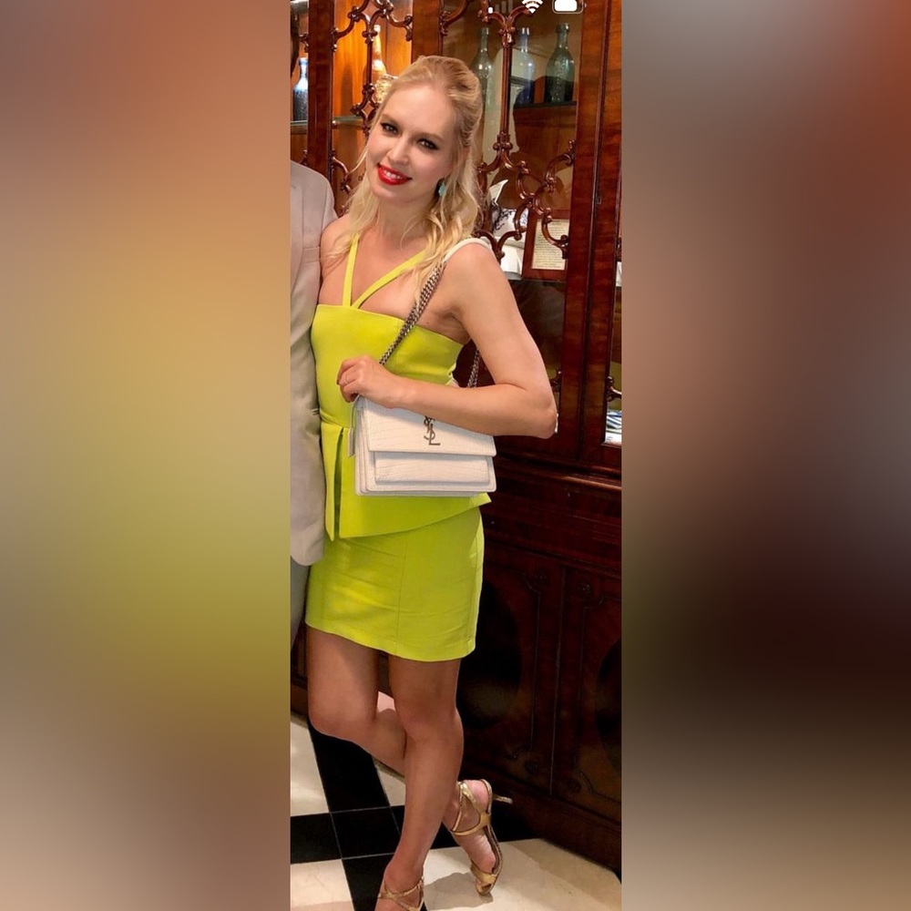 AQ/AQ Neilsen apple green color mini dress in US size 4.